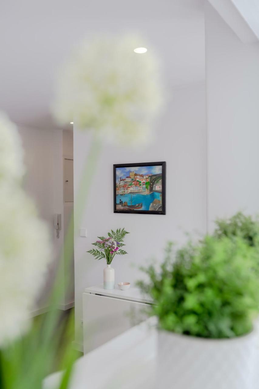Sunny With Patio, By Timecooler Appartement